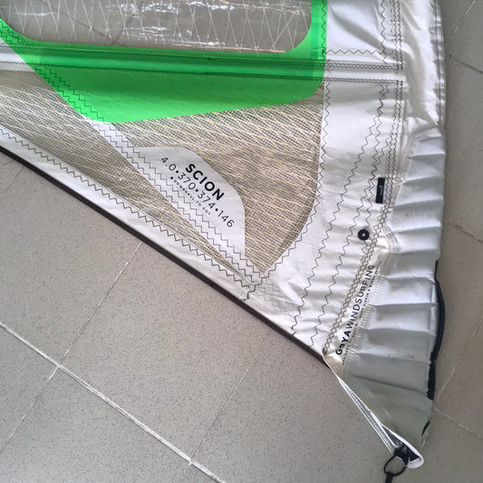 Goya Scion 4.0 2017 - detalle logo Goya y kit de reparación